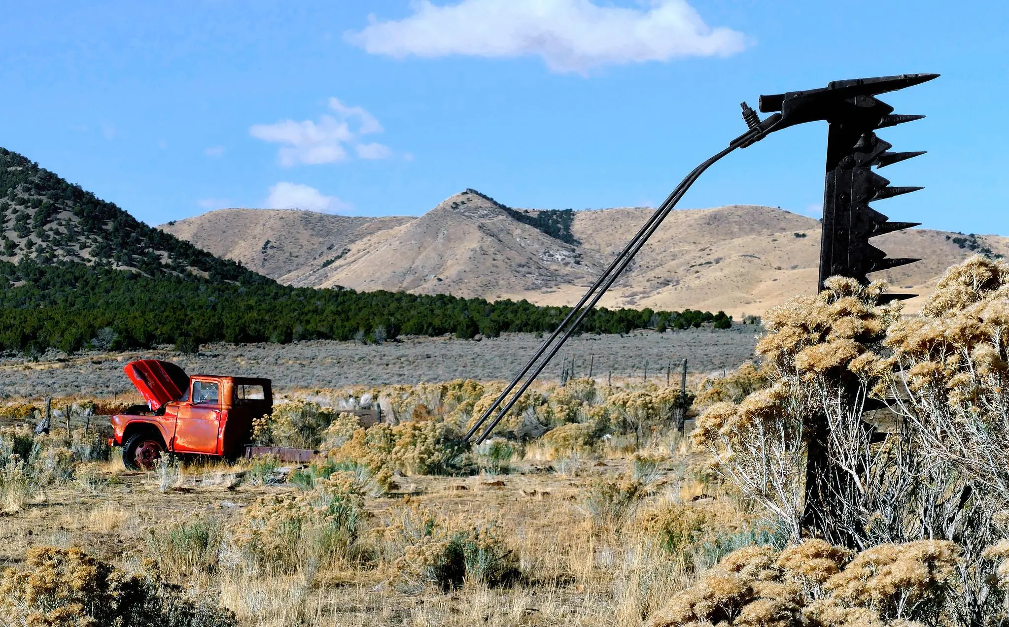 Living in rural locations impacts junk removal costs in Utah.